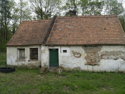 cottage crash old house