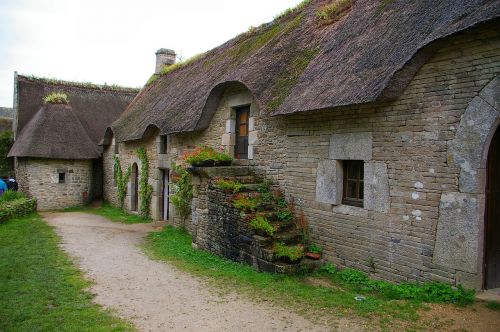 cottage house roof