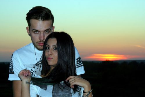 couple love sunset