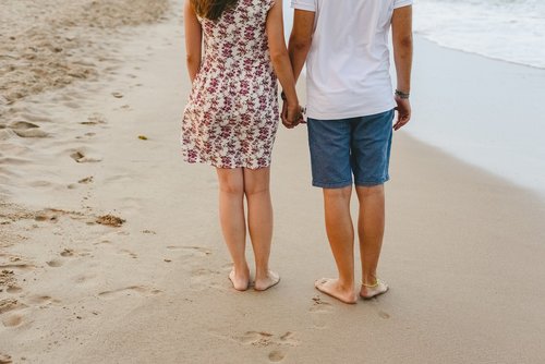 couple  beach  sea