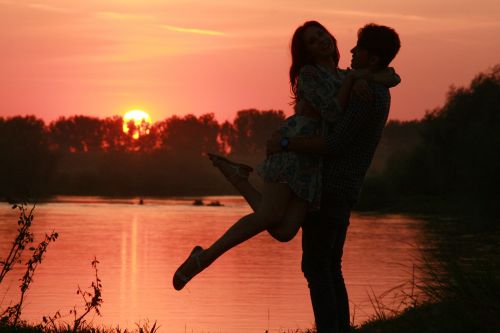 couple love sunset