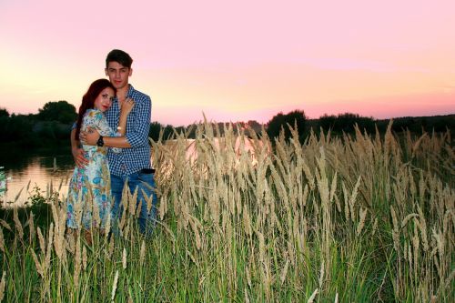 couple love sunset