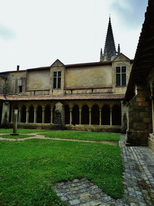 courtyard court garden