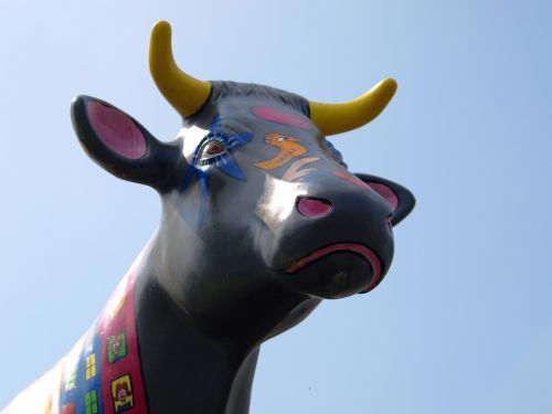 cow head sculpture kuhbunt