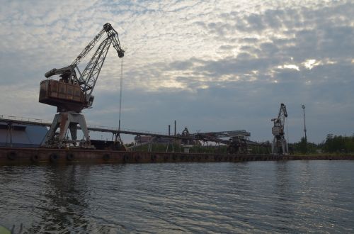 crane factory port