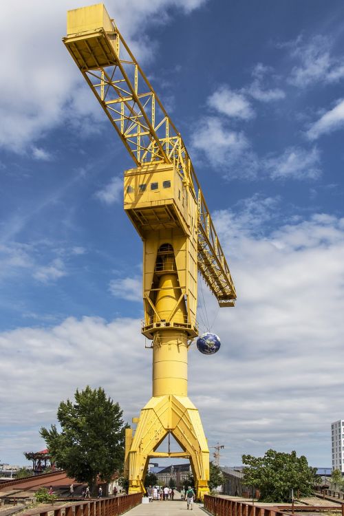 crane giant metal
