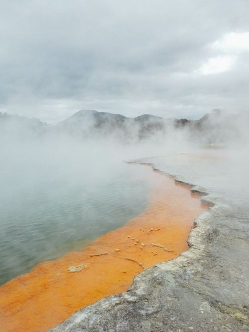 crater geysir geothermal