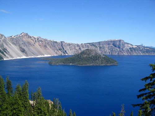 crater lake oregon island