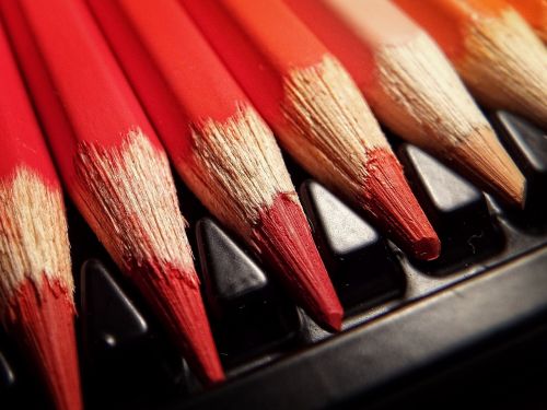 crayons macro red