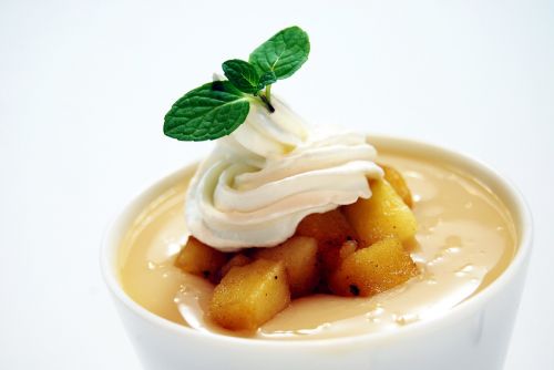 cream dessert apple