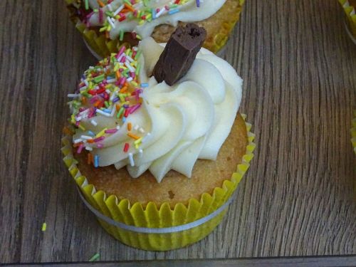 Cream And Chocolate Cup Cake