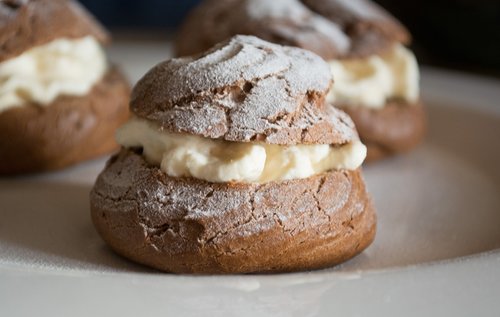 cream puff  oven cakes  pastries