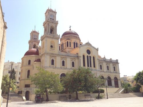crete monument church