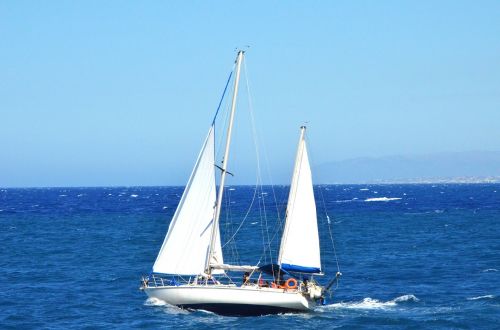 crete boat sails