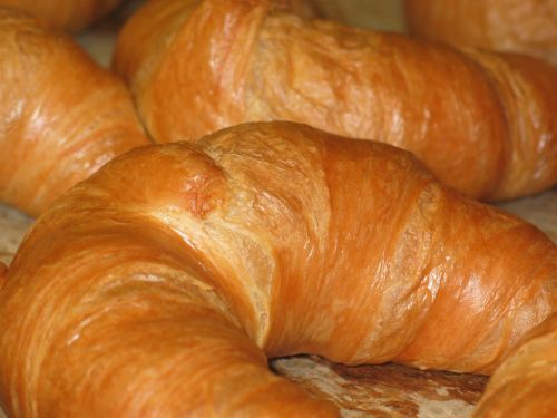 croissant baked goods french