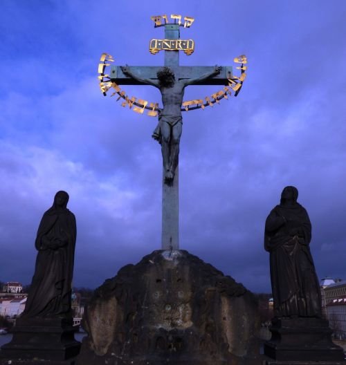 cross jesus monument