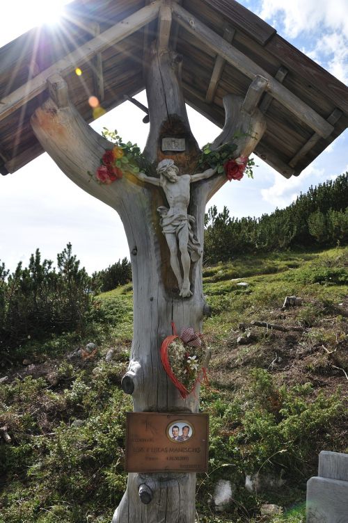 cross jesus alpine