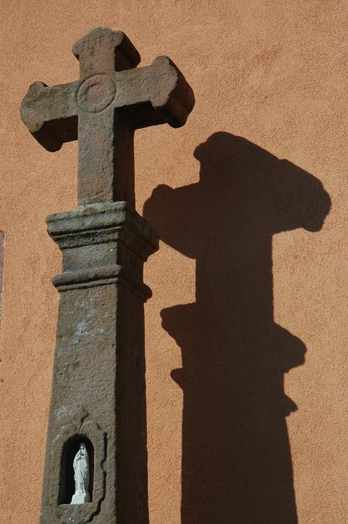 cross shadow religion