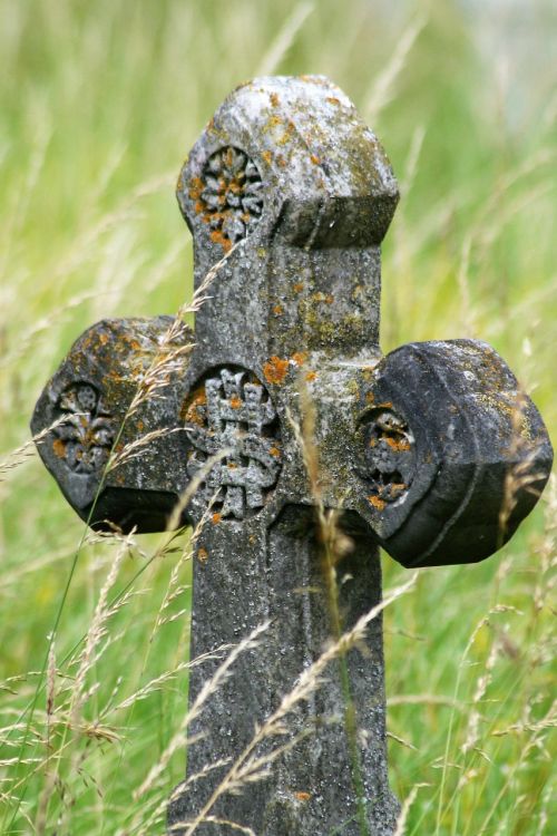 cross grave faith