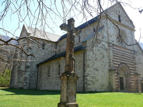 cross church chapel
