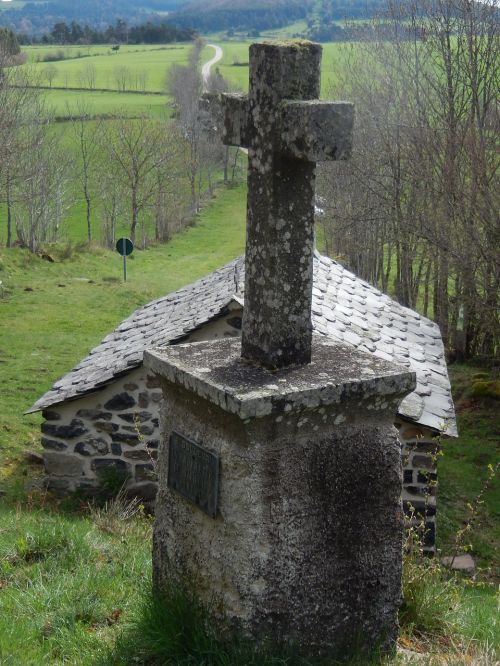cross pierre chapel