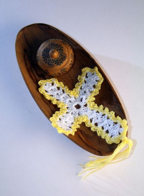 cross bookmark crochet