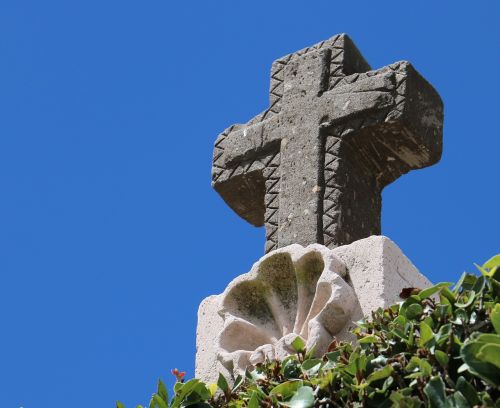 cross sculpture stone
