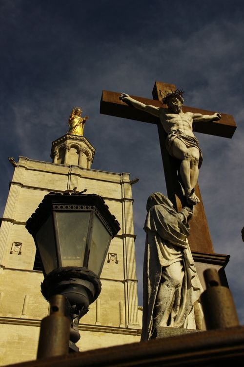 crucifix avignon city ​​of the popes