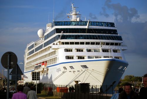 cruise warnemünde ship travel
