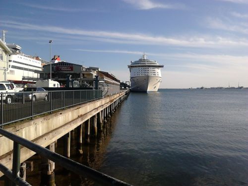 cruise bay port