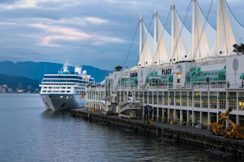 cruise ship travel waterfront