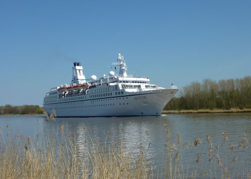 cruise ship ship shipping