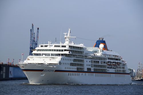 cruise ship hamburg port