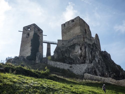 csesznek castle castle ruins