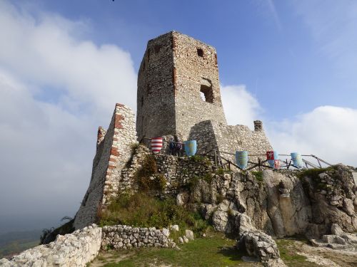 csesznek castle castle ruins