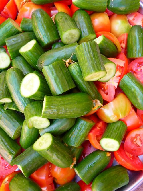 cucumber tomato paprika