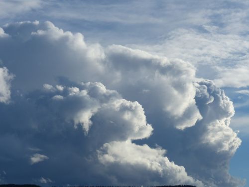 cumulus cloud dramatic sky