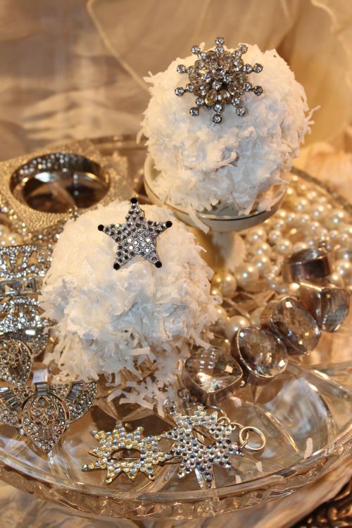 cupcake jewelry snowball
