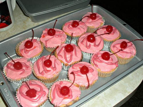 cupcakes pink cherry