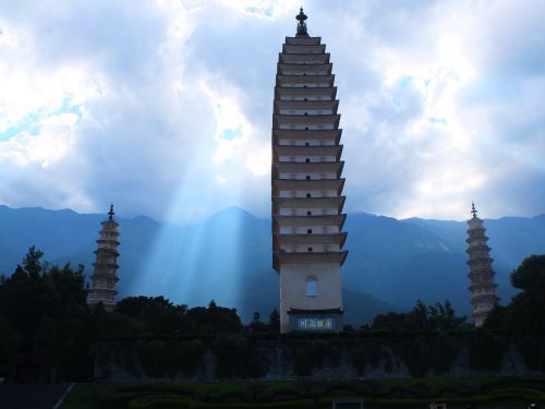 dali chongsheng temple three towers
