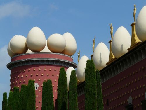 dali museum dali egg