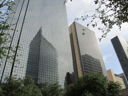 dallas skyscraper office buildings