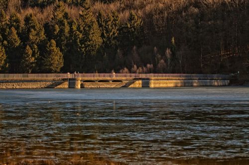 dam reservoir water
