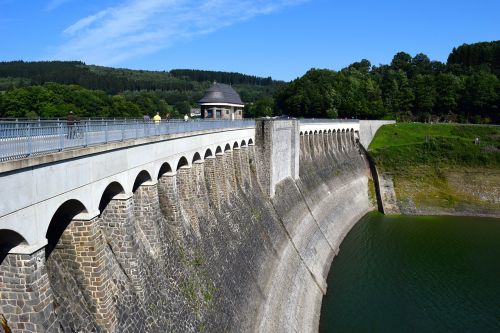 dam reservoir building