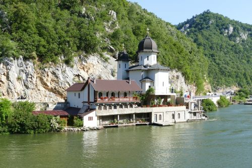 danube river serbia