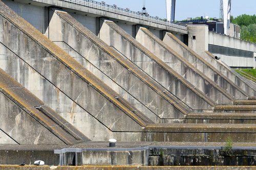 danube sluice  blocking factory  overflow