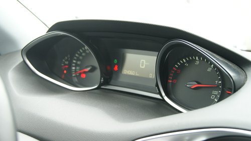 dashboard  peugeot  car