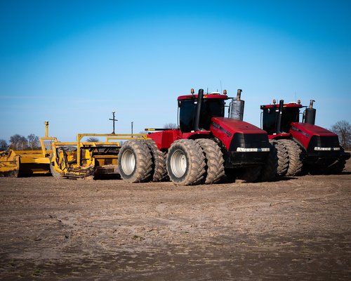 day  farm  tractor