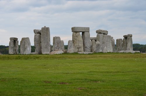day out  stonehenge  memorial