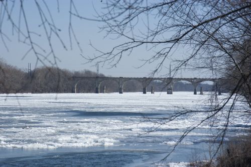 delaware river frozen river winter